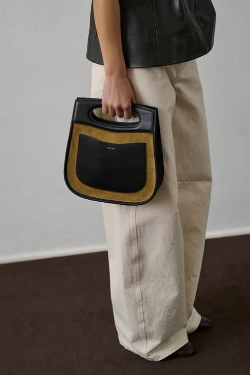 Sac Soeur Chéri porté à la main